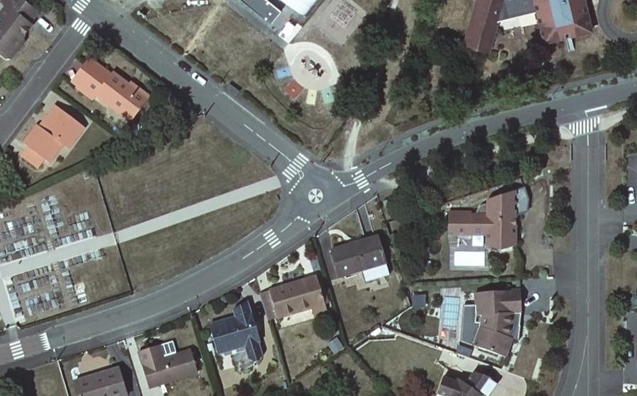 Vue aérienne du Mini-giratoire n°311782875