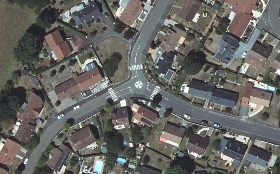 Vue aérienne du Mini-giratoire n°312069607