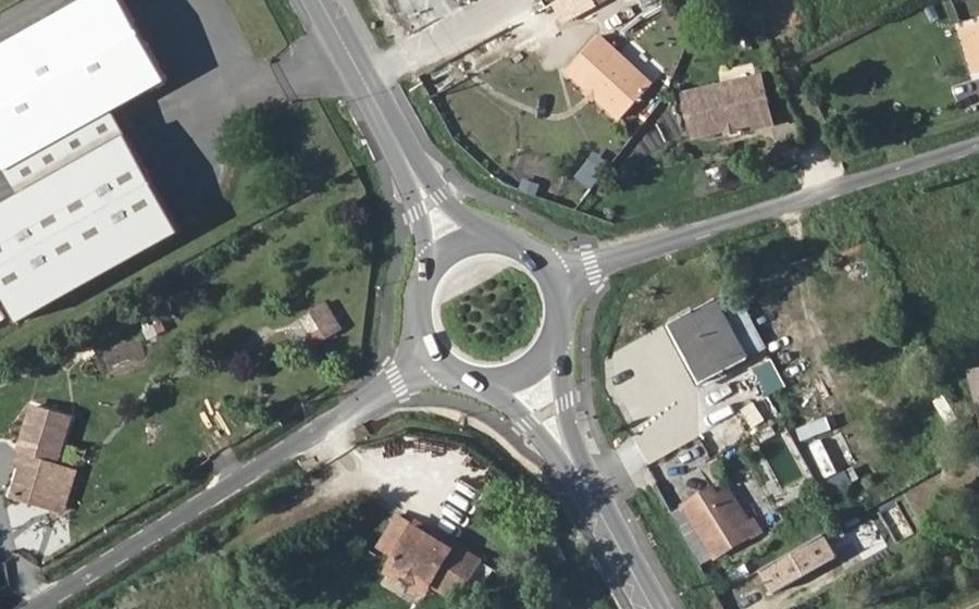 Vue aérienne du Rond-point anonyme n°1003197757