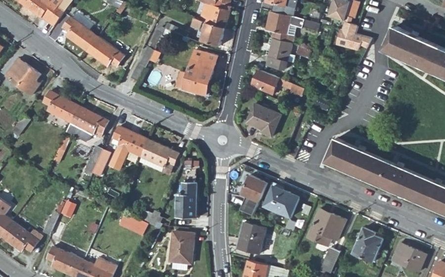 Vue aérienne du Mini-giratoire n°320754050