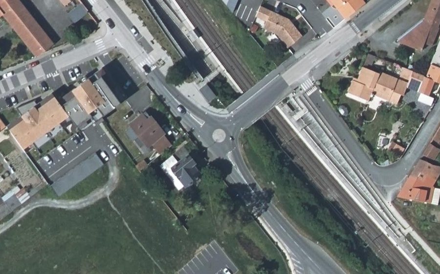 Vue aérienne du Mini-giratoire n°320772854