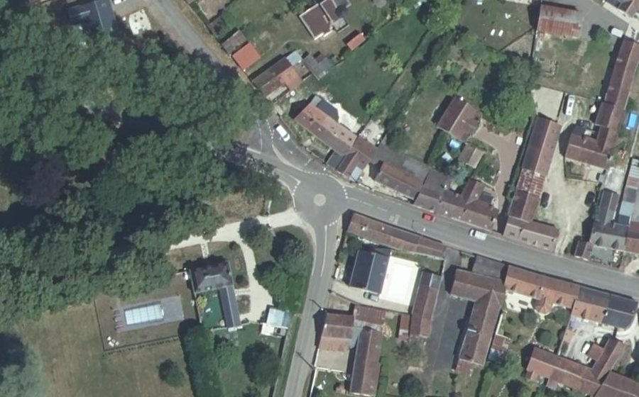 Vue aérienne du Mini-giratoire n°321813516