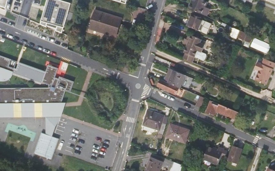 Vue aérienne du Mini-giratoire n°327582968
