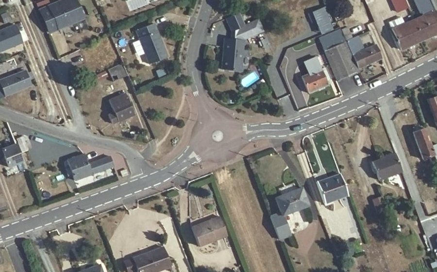 Vue aérienne du Mini-giratoire n°329537558
