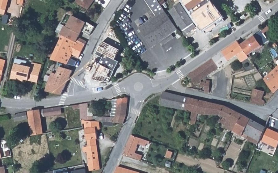 Vue aérienne du Mini-giratoire n°330288445