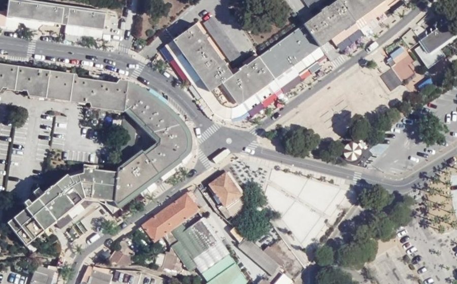 Vue aérienne du Mini-giratoire n°330646561