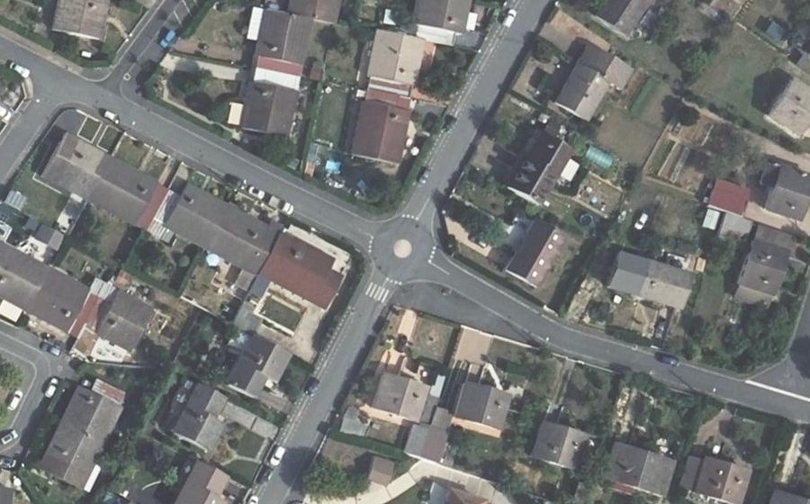 Vue aérienne du Mini-giratoire n°330839848