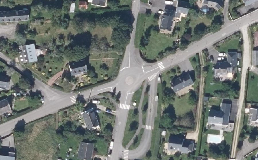 Vue aérienne du Mini-giratoire n°331857494