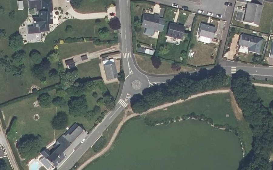 Vue aérienne du Mini-giratoire n°333709571