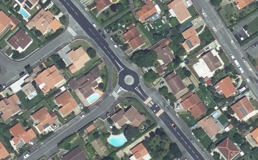 Vue aérienne du Mini-giratoire n°334098708