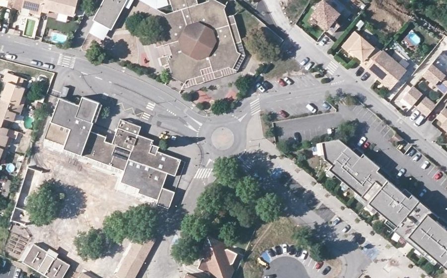 Vue aérienne du Mini-giratoire n°334376848