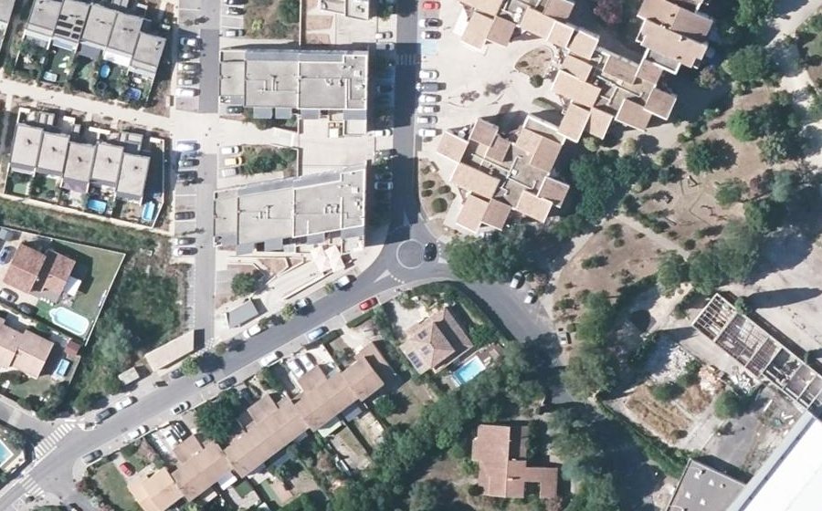 Vue aérienne du Mini-giratoire n°334378745