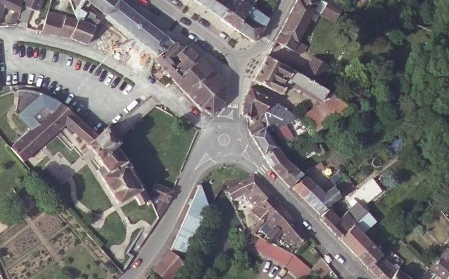 Vue aérienne du Mini-giratoire n°334555460
