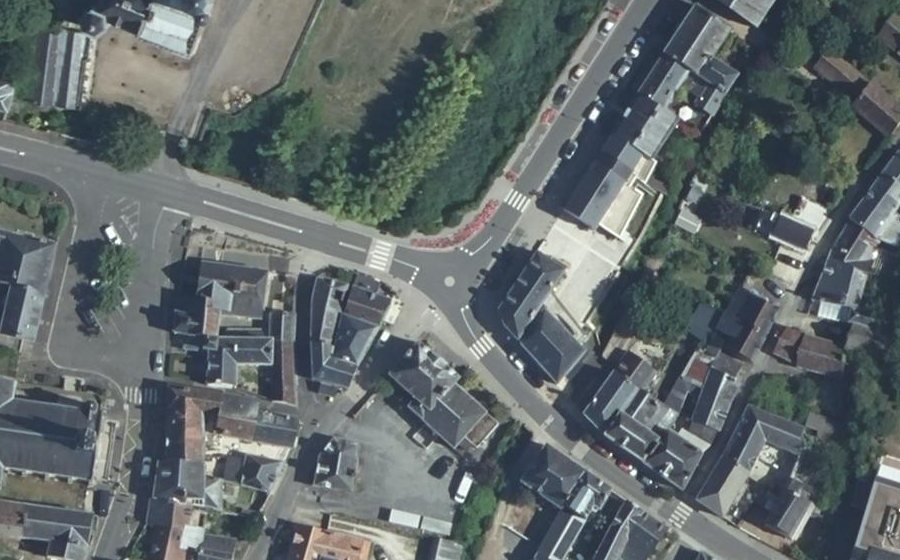 Vue aérienne du Mini-giratoire n°334630327