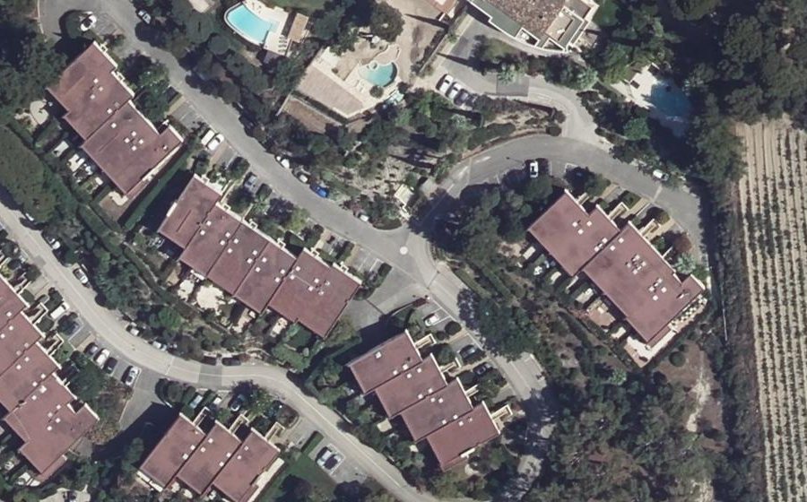 Vue aérienne du Mini-giratoire n°337430575
