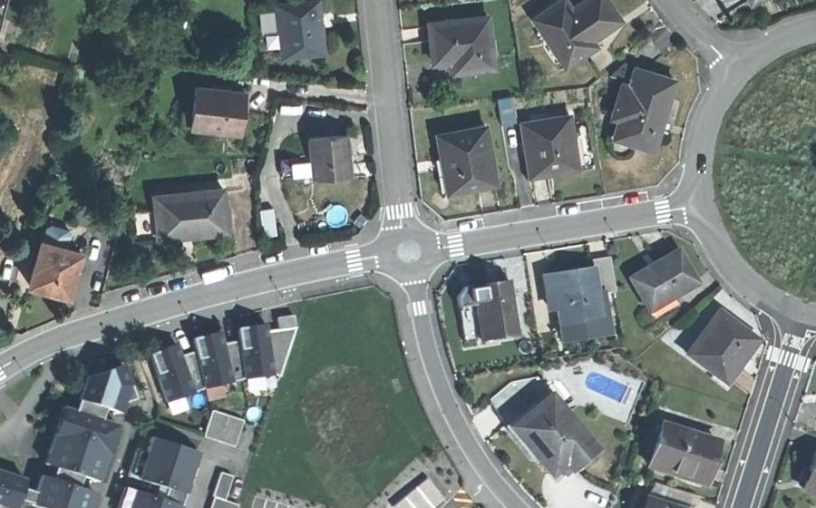 Vue aérienne du Mini-giratoire n°338028375