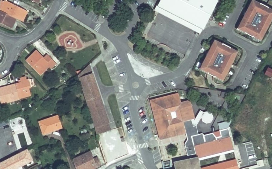 Vue aérienne du Mini-giratoire n°338481046