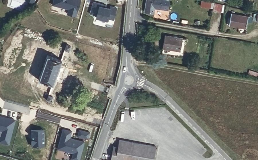 Vue aérienne du Mini-giratoire n°338691668