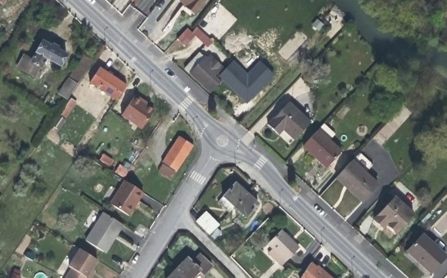 Vue aérienne du Mini-giratoire n°338821921