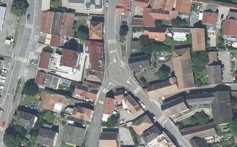 Vue aérienne du Mini-giratoire n°341683642