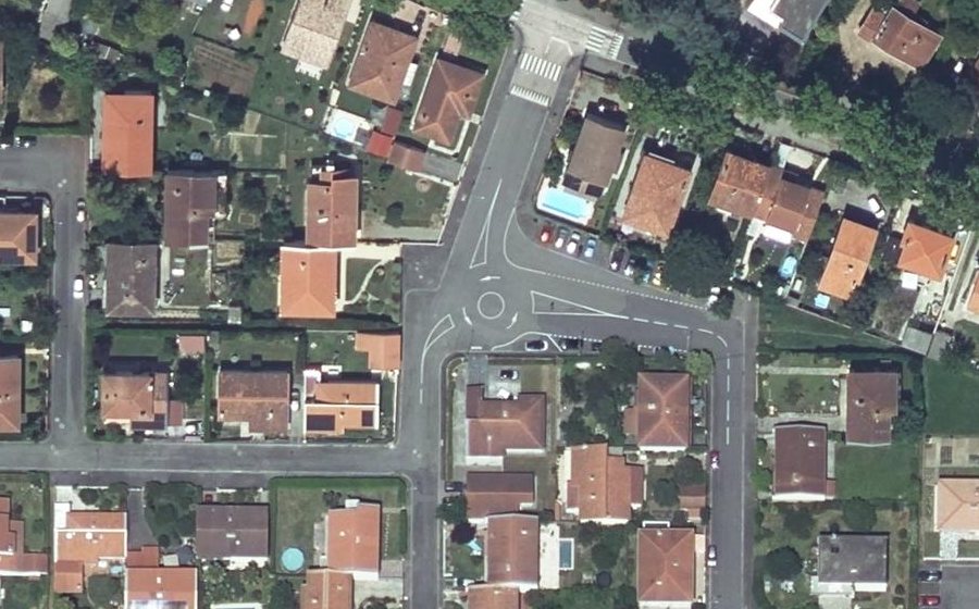 Vue aérienne du Mini-giratoire n°352244492