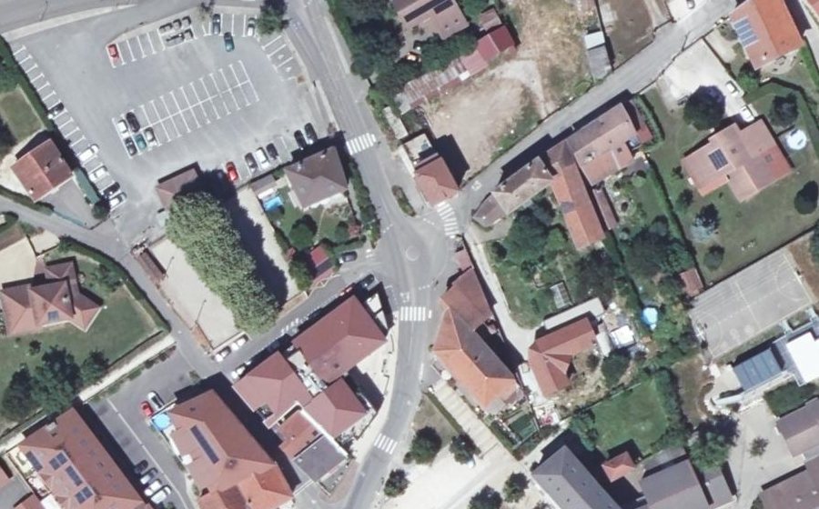 Vue aérienne du Mini-giratoire n°352898280