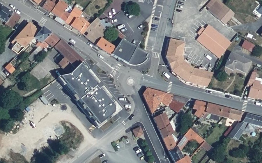 Vue aérienne du Mini-giratoire n°353680891