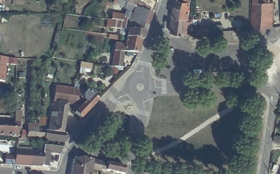 Vue aérienne du Mini-giratoire n°353701233