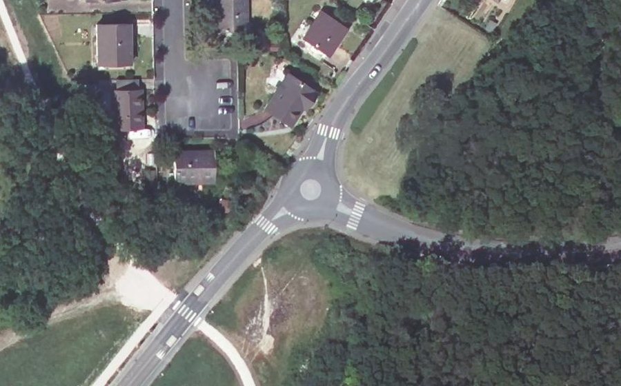 Vue aérienne du Mini-giratoire n°354504282