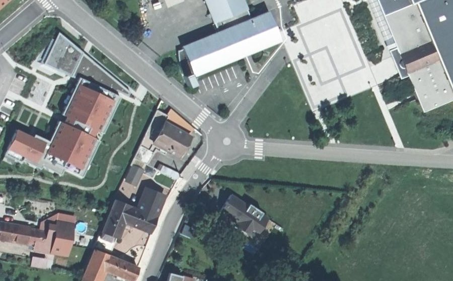 Vue aérienne du Mini-giratoire n°354630680