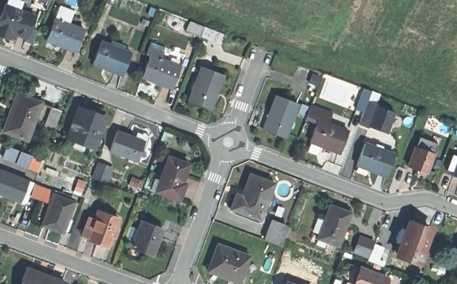 Vue aérienne du Mini-giratoire n°355669164