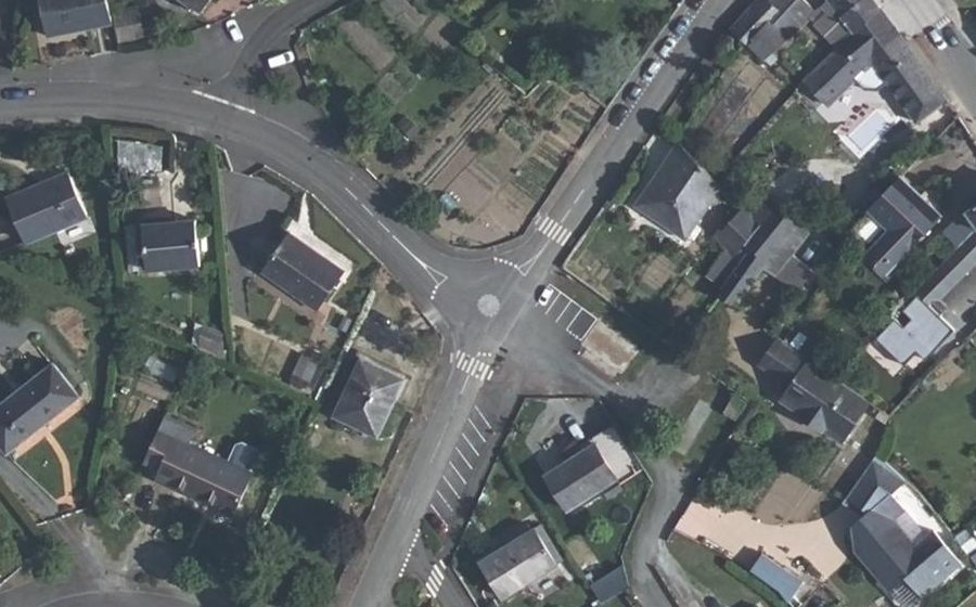 Vue aérienne du Mini-giratoire n°355709050