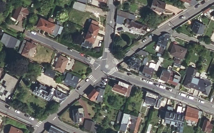 Vue aérienne du Mini-giratoire n°355915398