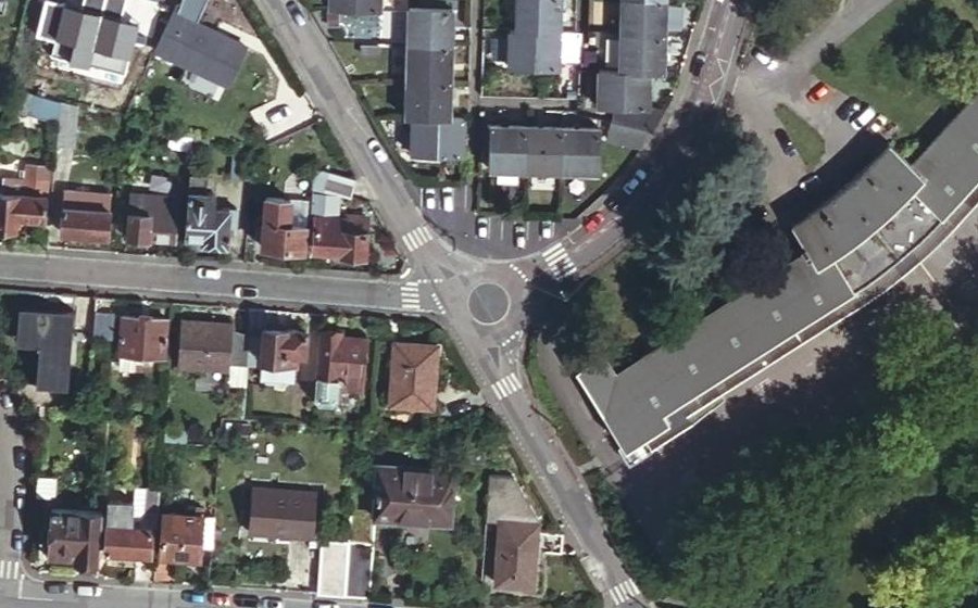 Vue aérienne du Mini-giratoire n°355919326