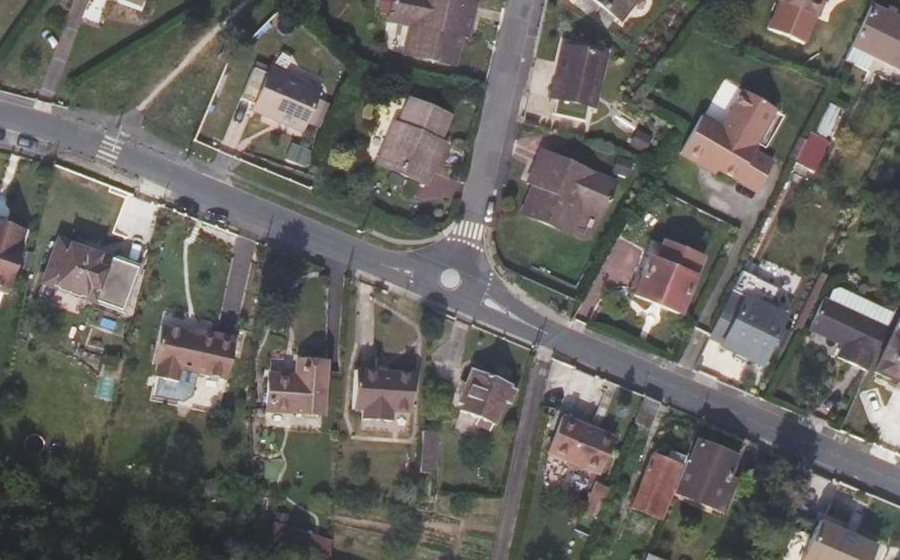 Vue aérienne du Mini-giratoire n°357350708
