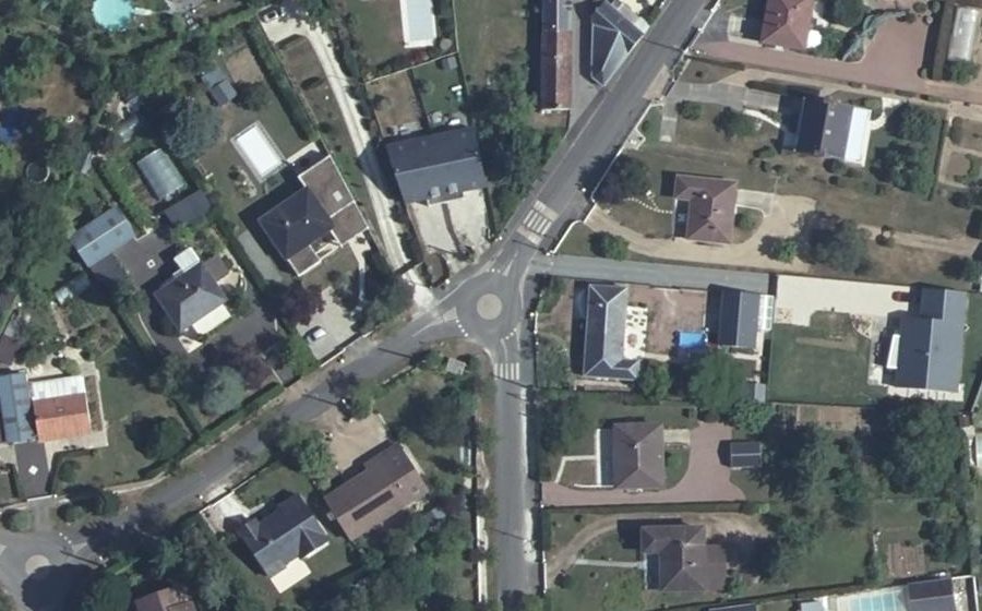 Vue aérienne du Mini-giratoire n°357380422