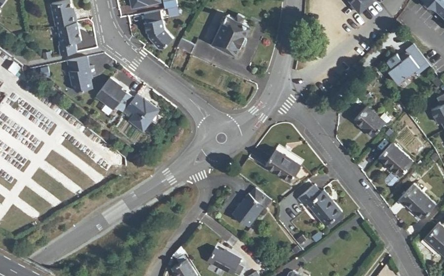 Vue aérienne du Mini-giratoire n°358370302