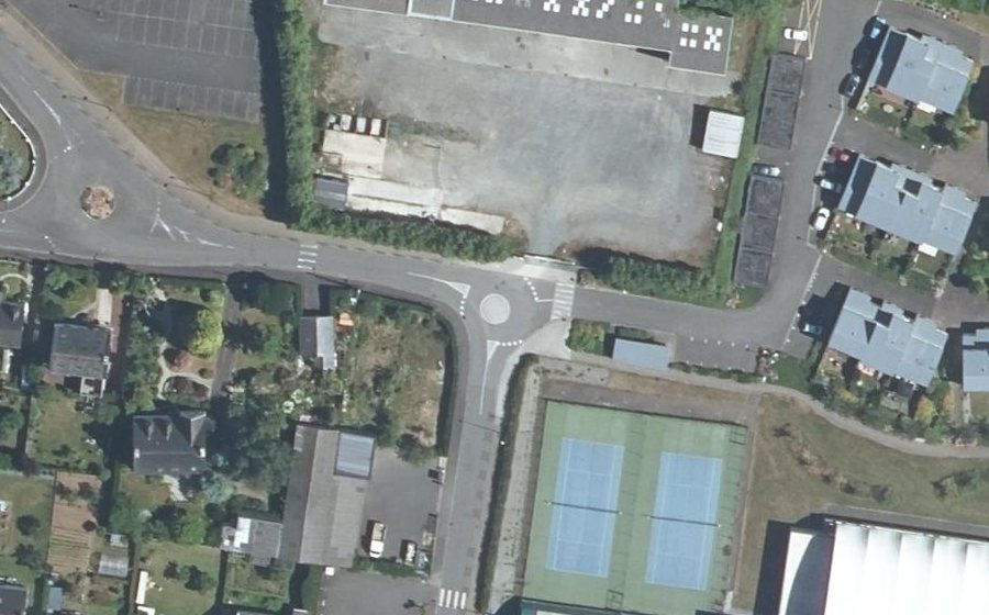 Vue aérienne du Mini-giratoire n°358376096