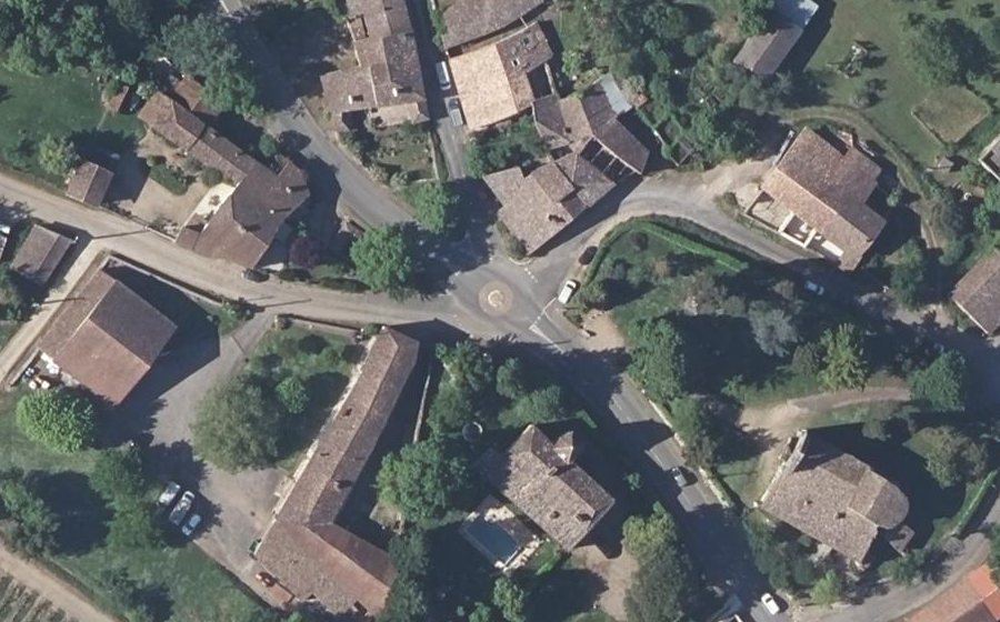 Vue aérienne du Mini-giratoire n°360782388