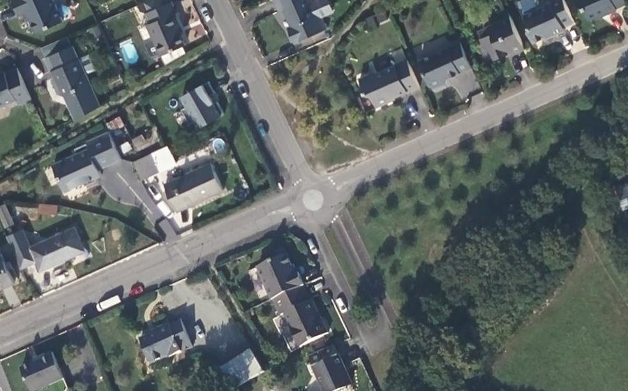 Vue aérienne du Mini-giratoire n°360950292
