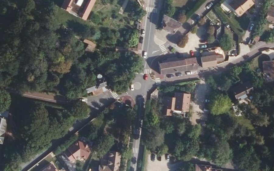 Vue aérienne du Mini-giratoire n°361435122