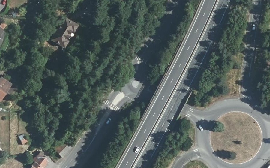 Vue aérienne du Mini-giratoire n°361473516