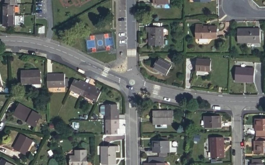 Vue aérienne du Mini-giratoire n°364159706
