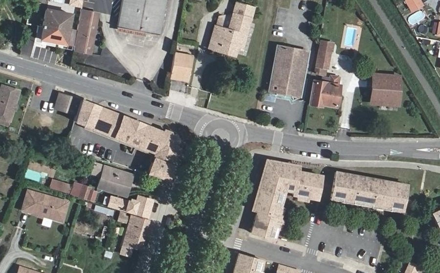 Vue aérienne du Mini-giratoire n°364339308