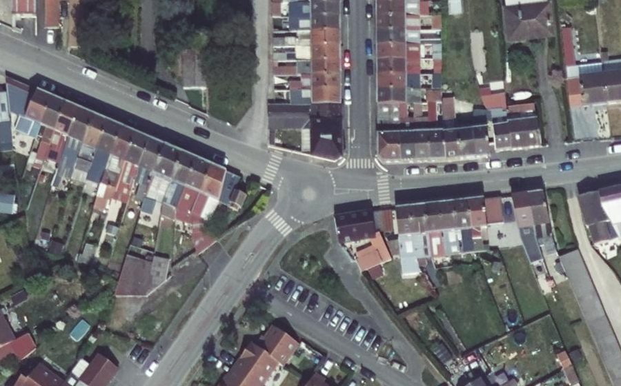 Vue aérienne du Mini-giratoire n°365352797