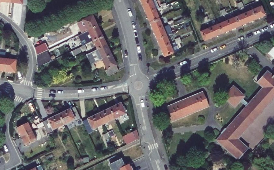 Vue aérienne du Mini-giratoire n°365399543