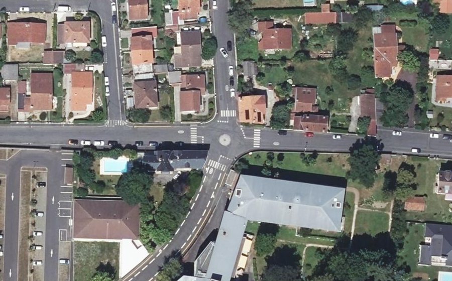 Vue aérienne du Mini-giratoire n°365706351