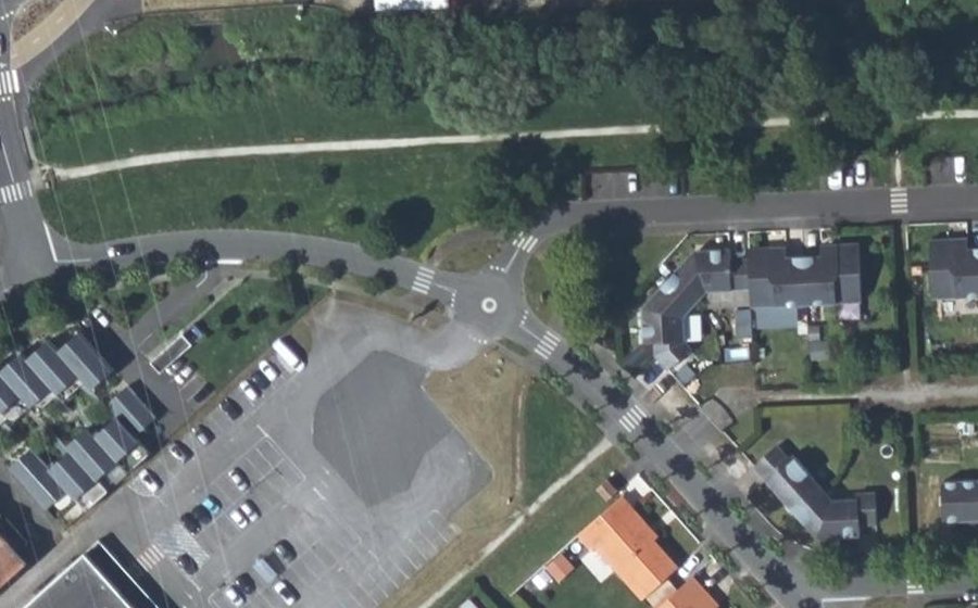 Vue aérienne du Mini-giratoire n°367976411