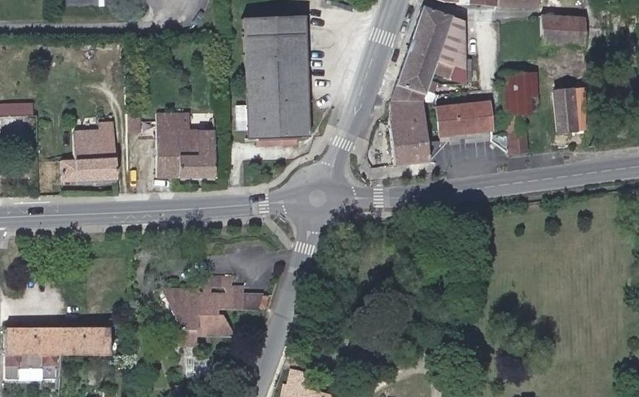 Vue aérienne du Mini-giratoire n°368895634