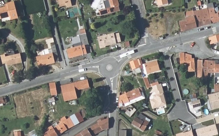 Vue aérienne du Mini-giratoire n°369052645